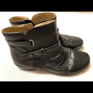 Black Naturalizer Size 11 Short Boots
